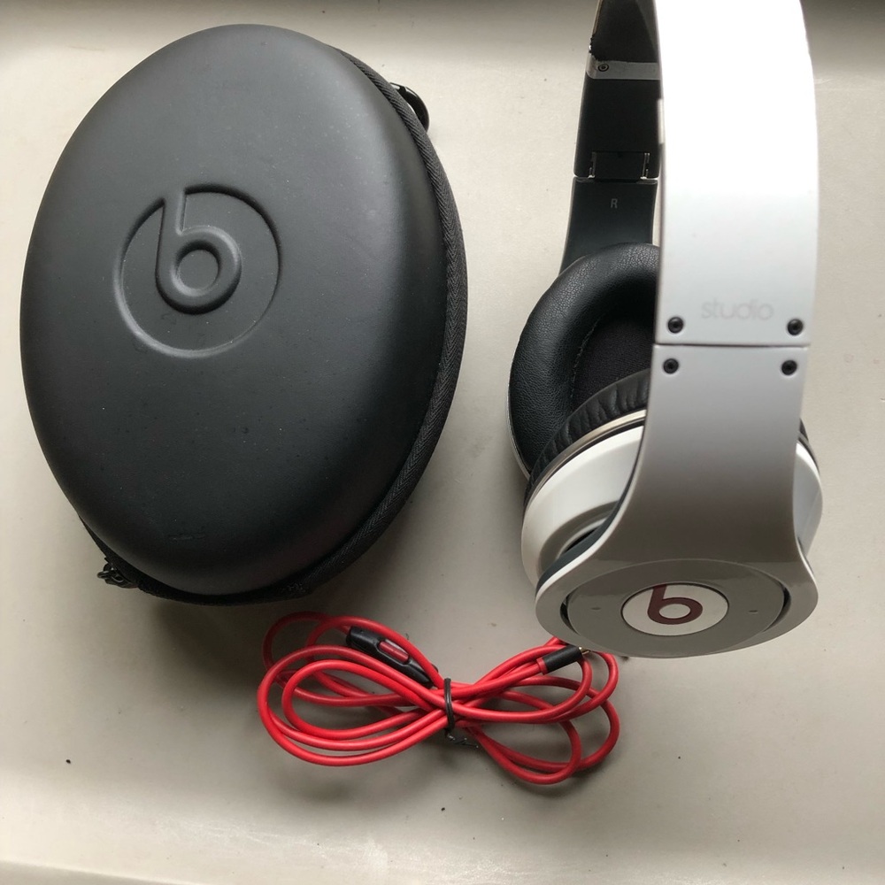 Beats Studio Wired Headphones (Read)